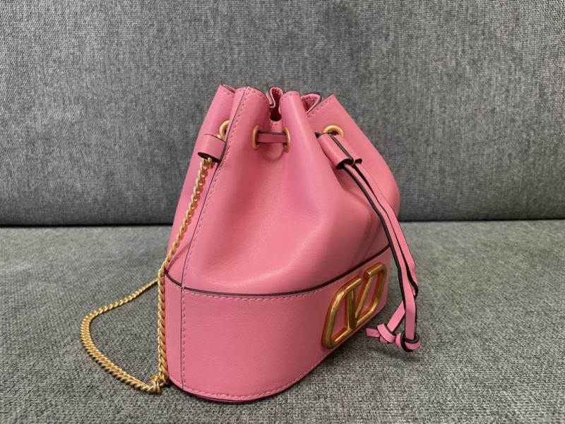 Va1e*ntin0 bucket bag